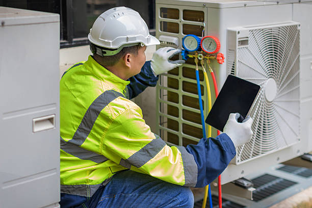 Professional Hvac technician working in Montalba, TX